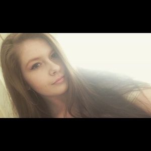 Meet your Posher, Briana